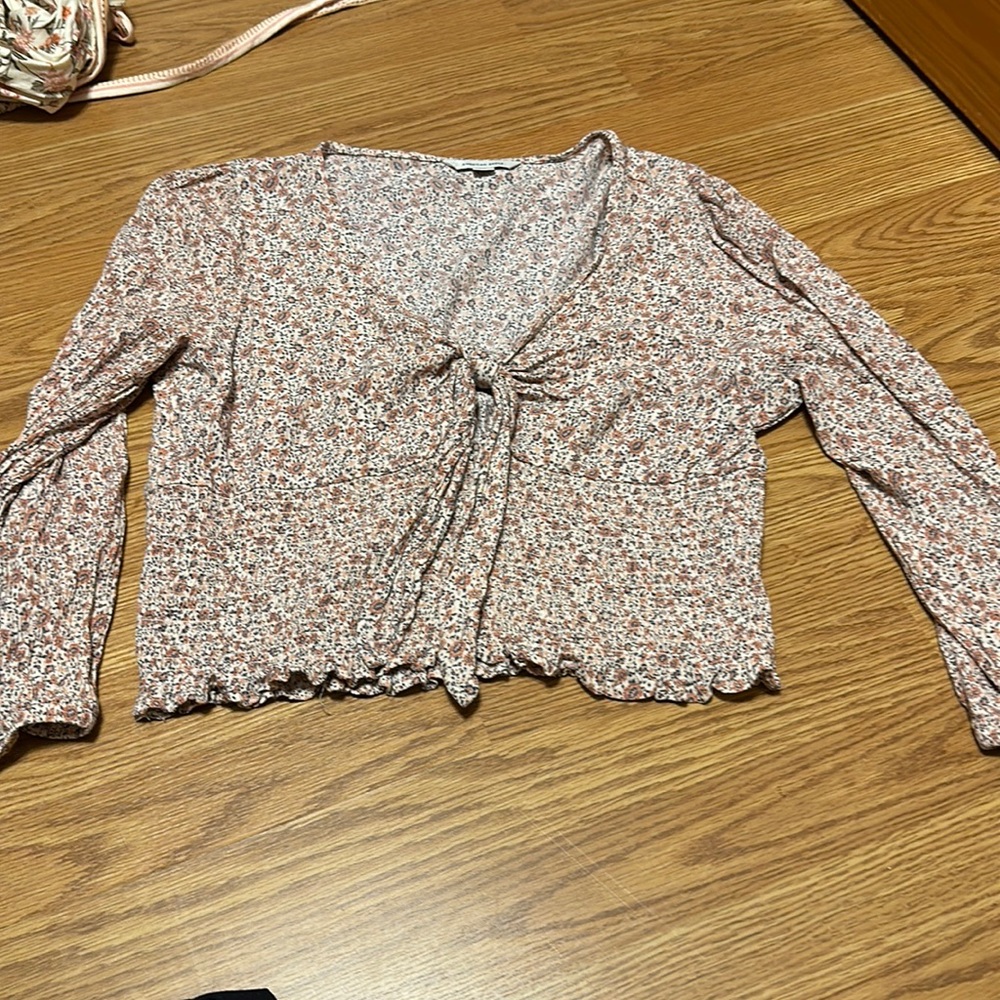 American Eagle Cropped Blouse